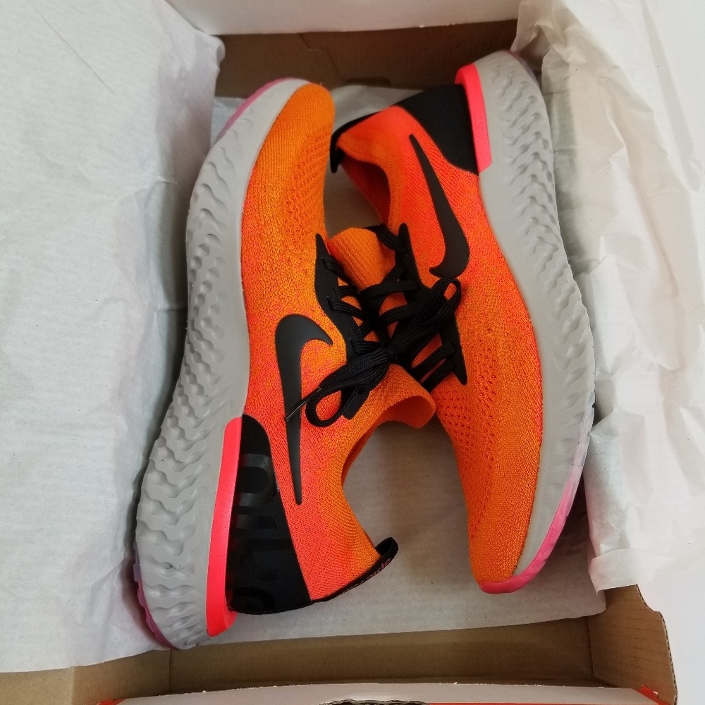 New Wmns Nike Epic React Flyknit Sneakers - Picture 8 of 8